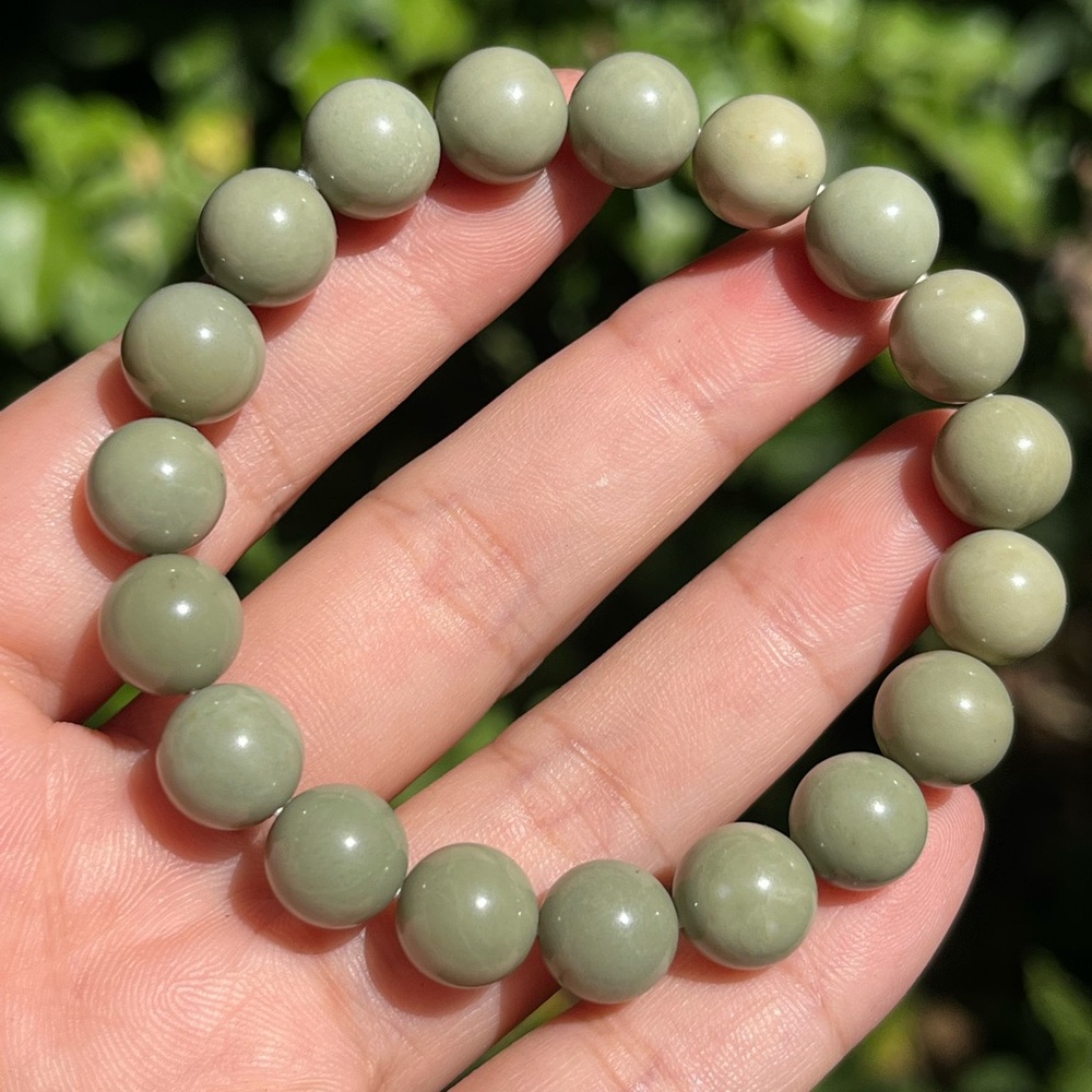 10mm‎ stretchable green Alashan bracelet 0121